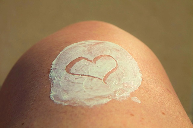 Jak skutecznie chronić skórę przed promieniowanie UV?